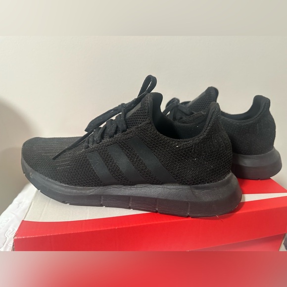 ADIDAS MEN SWIFT RUN 1.0 SHOES - Picture 5 of 6